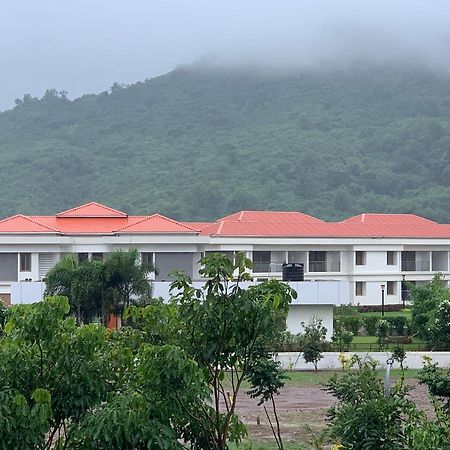 Mizzle Exotica Lonavala Apartment Luaran gambar