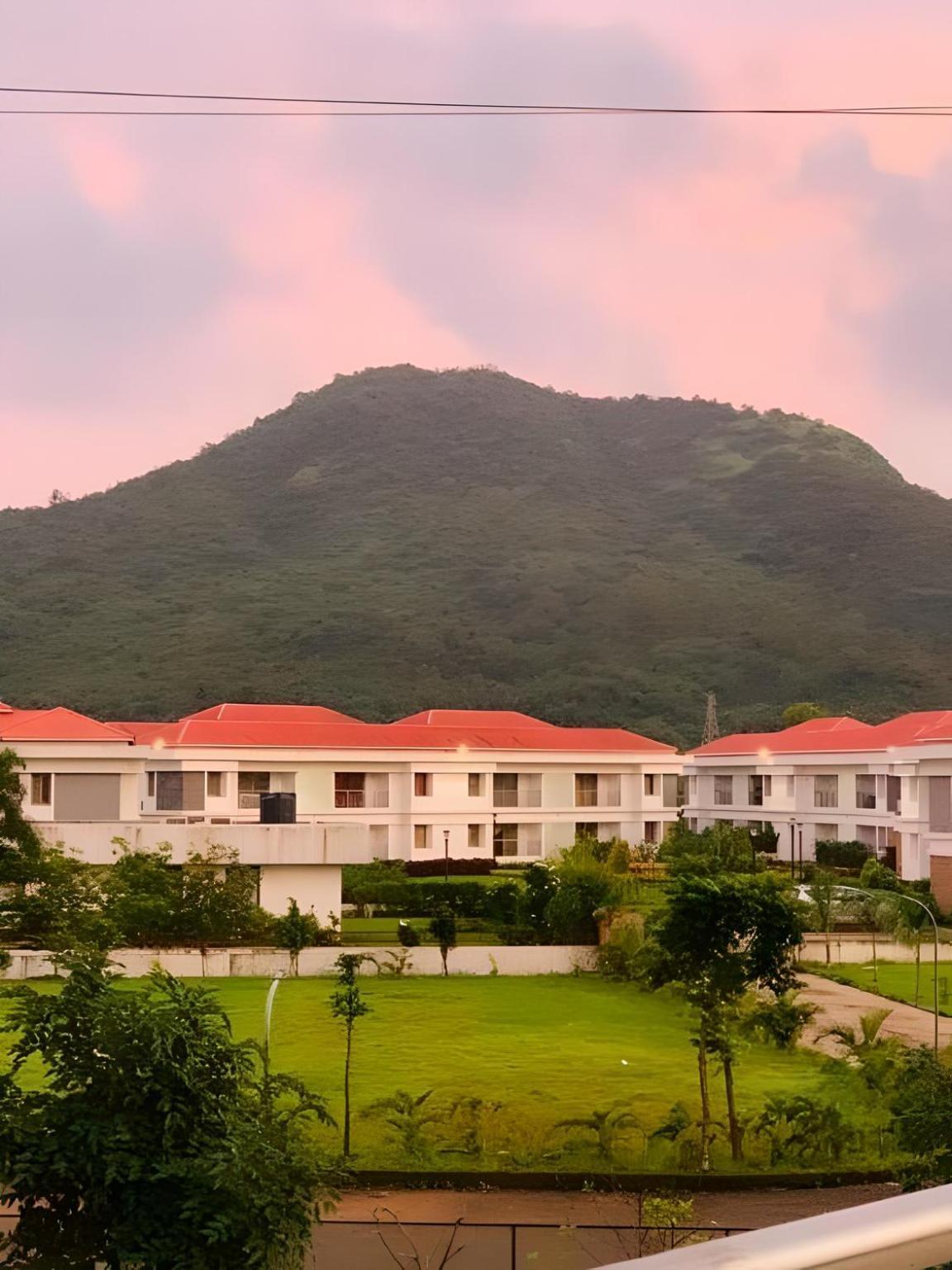 Mizzle Exotica Lonavala Apartment Luaran gambar