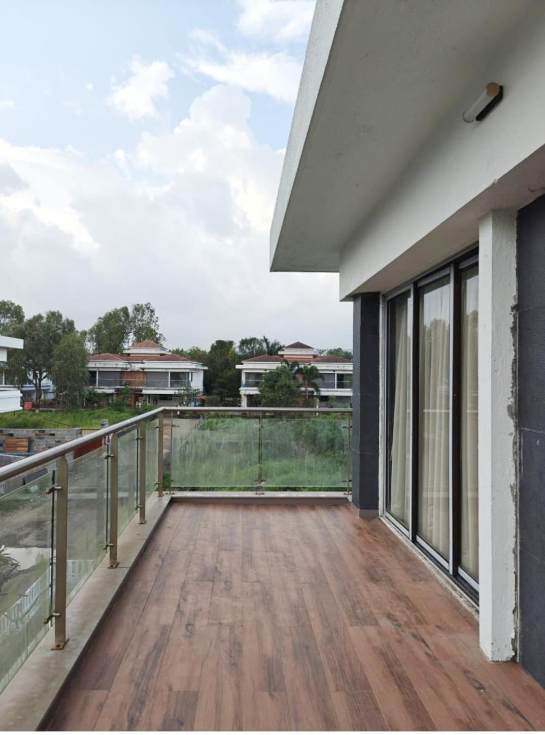 Mizzle Exotica Lonavala Apartment Luaran gambar
