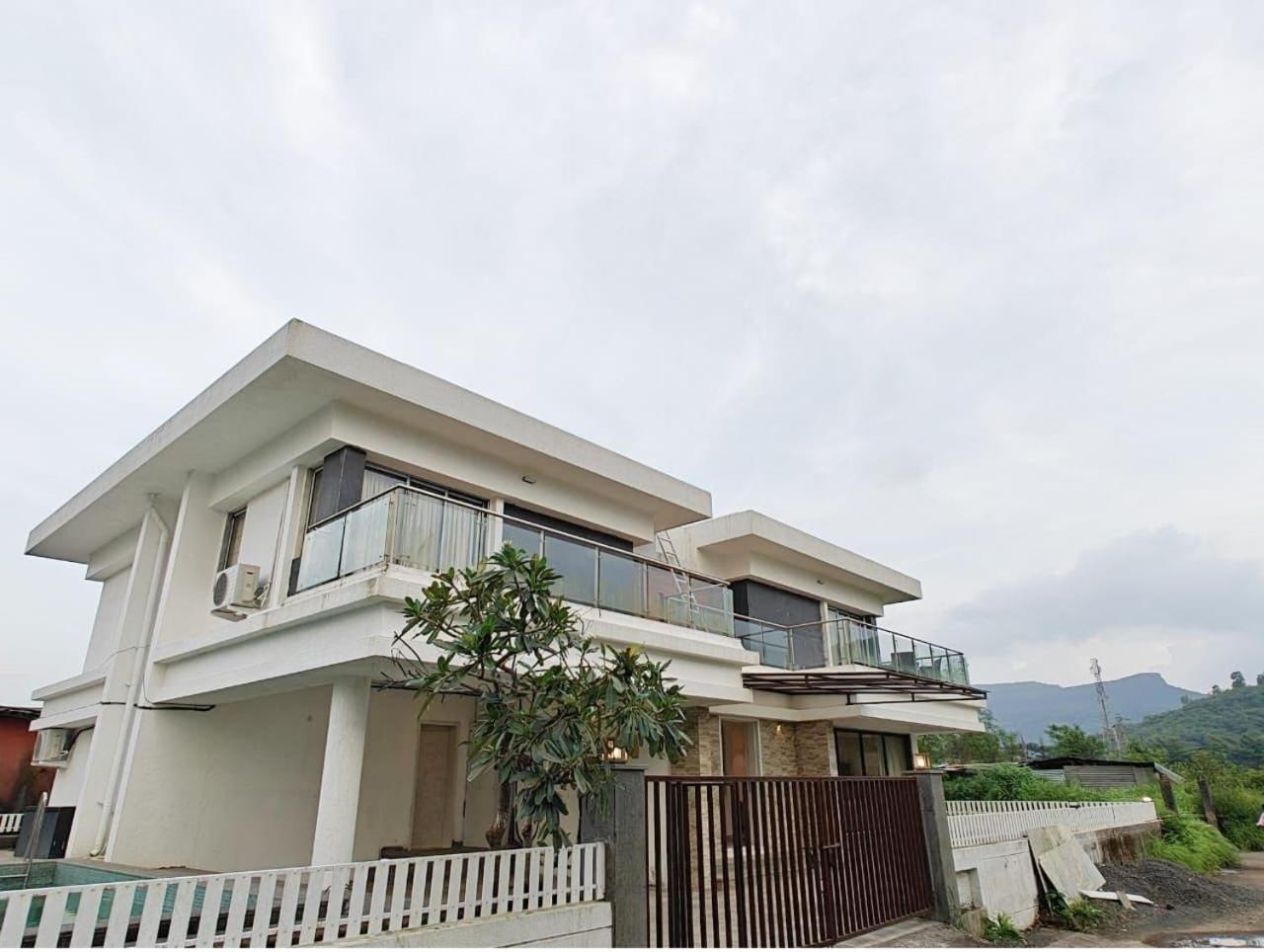 Mizzle Exotica Lonavala Apartment Luaran gambar