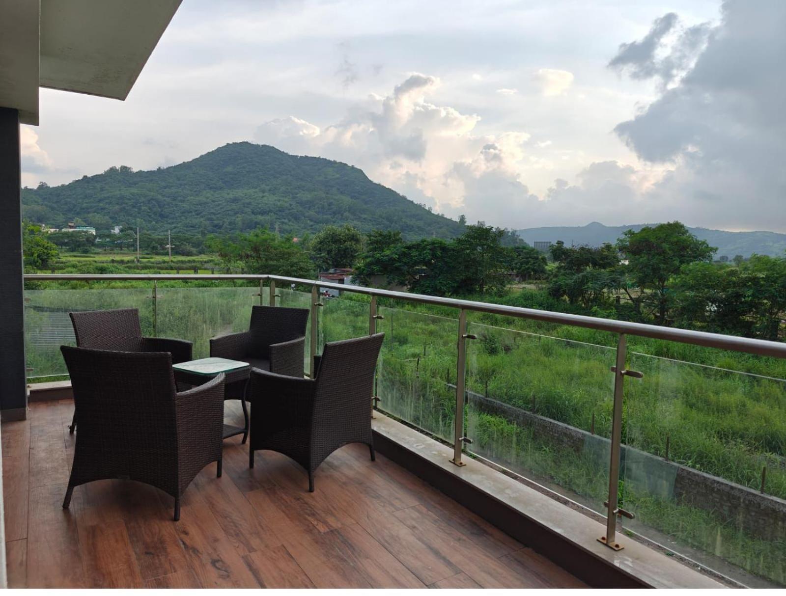 Mizzle Exotica Lonavala Apartment Luaran gambar